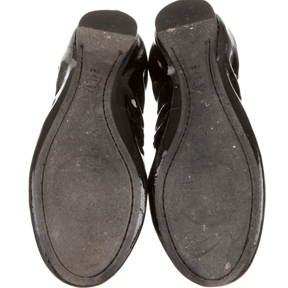 Tory Burch Black Patent Elastic Flats 7 - Picture 4 of 4